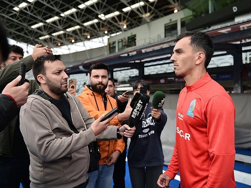 阿塞拜疆国脚:只考虑客战冰岛的比赛,暂未考虑是否能晋级